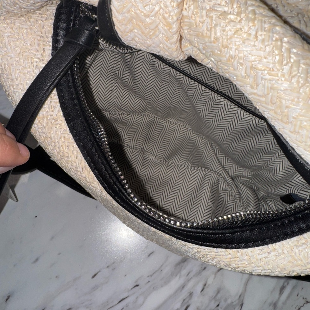 NWT Urban Expressions Beige and Black Crossbody Bag - Picture 5 of 15